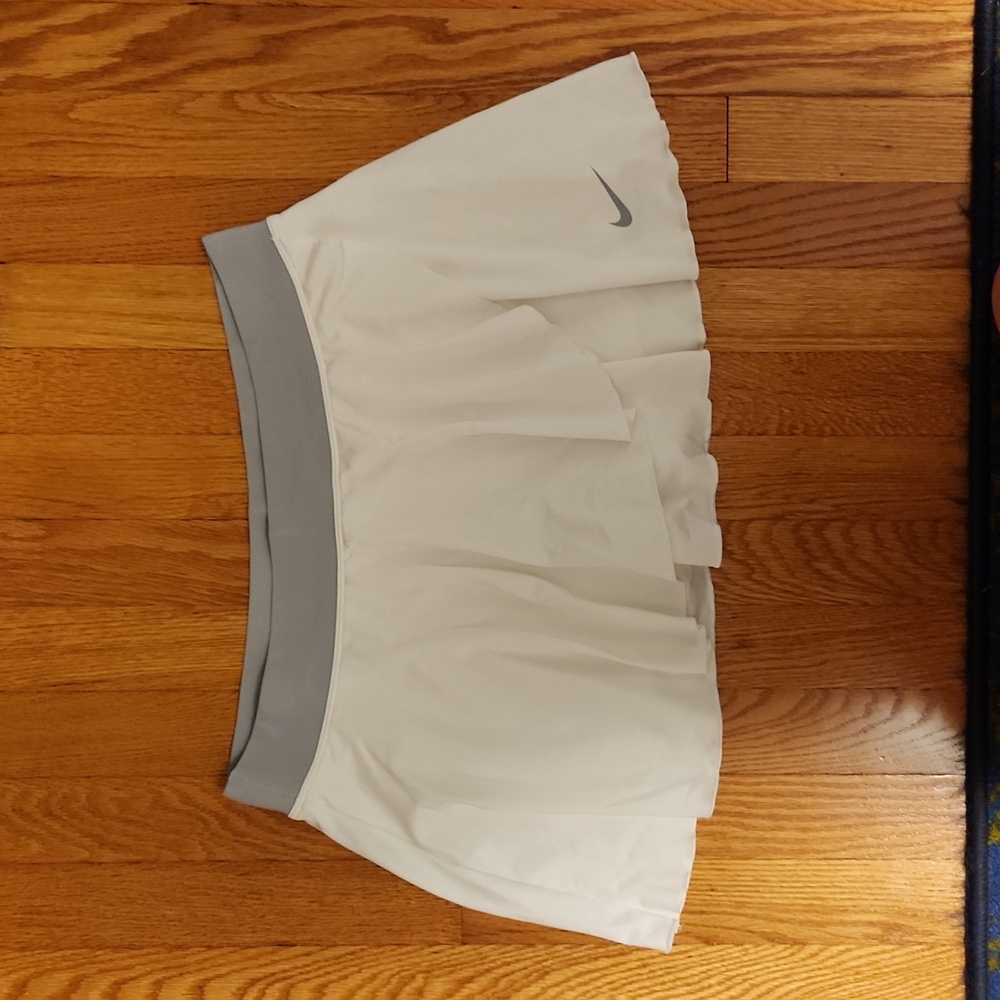 Nike dri-fit white tennis skirt